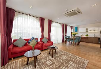 Sen Boutique Hotel has rooms with a private hot tub