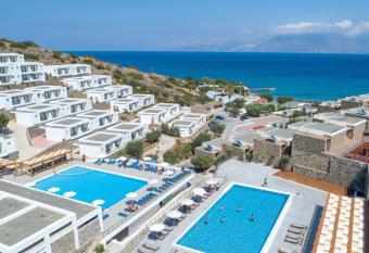 Ariadne Beach - Adults Only allows 18 year olds to book a room