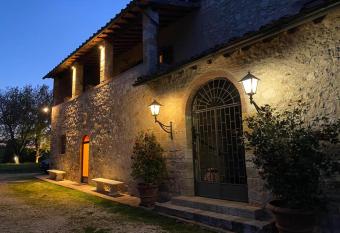 Agriturismo La Pieve allows 18 year olds to book a room
