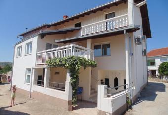 Pansion Luka has Balcony rooms