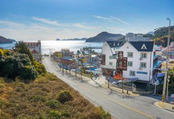 Oedo Palace has Balcony rooms