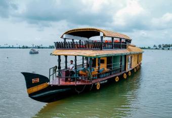 Why Not Houseboat has Balcony rooms