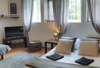 Le G  te du Ch  ne Rouvre allows 18 year olds to book a room