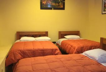 Rumi Sonqo Hostel has Balcony rooms