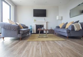 Southbourne Luxury Ocean Villa has rooms with a private hot tub