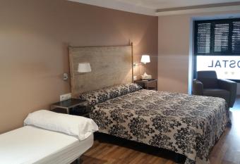 Hostal Rosa Dels Vents has Balcony rooms