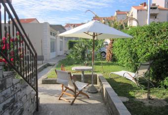 Garden apartman Split has Smoking rooms