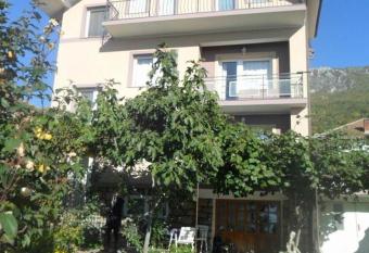 Guesthouse Zimovski has Balcony rooms