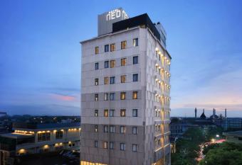 Hotel Neo Gajah Mada Pontianak by ASTON allows 18 year olds to book a room