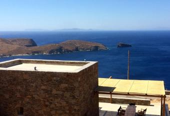 Deep Blue Villas has Balcony rooms