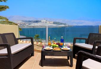 Apartamentos Fuerteventura Sol allows 18 year olds to book a room