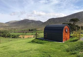 Gorse Hill Glamping has Balcony rooms