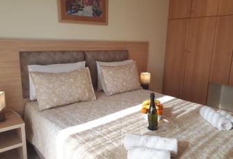 Lovely Anna s Apartments has Balcony rooms