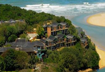 Blue Lagoon Hotel and Conference Centre has Balcony rooms