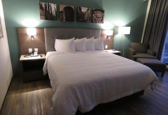 Hampton Inn By Hilton Celaya allows 18 year olds to book a room