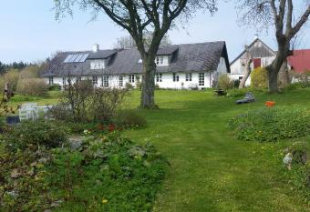 Slettegaard has Balcony rooms