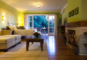 Varanda das Brom  lias Spa allows 18 year olds to book a room