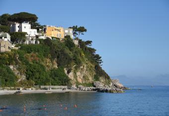 B&B Punta Vivara allows 18 year olds to book a room