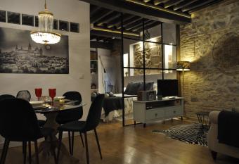 APARTAMENTO - Loft Alc  zar allows 18 year olds to book a room