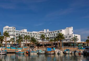 Limanaki Beach Hotel & Suites has Balcony rooms