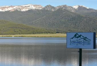 Lake View Suites has Balcony rooms