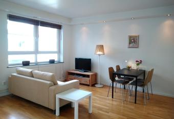 Strandgaten 207 allows 18 year olds to book a room