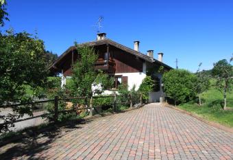 Agritur Chelodi has Balcony rooms