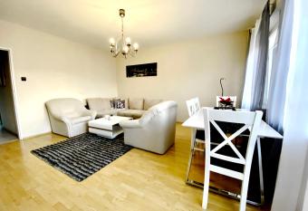 Apartament Rzeszow Hetmanska allows 18 year olds to book a room