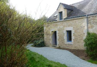 maison a locrio has Balcony rooms