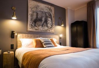 Hotel Le Patio - Deauville allows 18 year olds to book a room