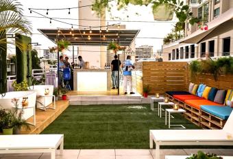 Conturce Hostel allows 18 year olds to book a room