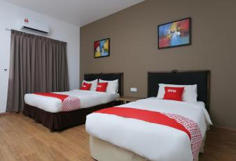 OYO 89915 East Mount Hotel allows 18 year olds to book a room