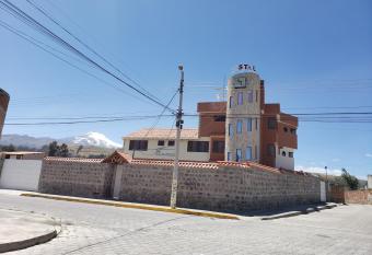 Hospedaje San Fernando has Balcony rooms