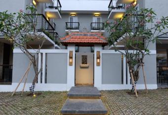 Semimpi has Balcony rooms