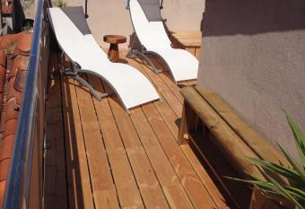 L Atypique has Balcony rooms