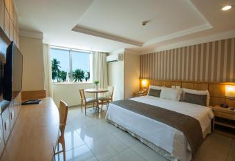 Hotel Astoria Palace has rooms with a private hot tub