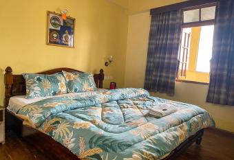 King Thai Hotel and Restaurant has Smoking/Balcony rooms