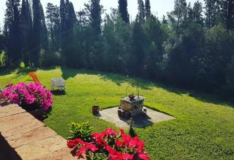 Villa Niccoli has Balcony rooms