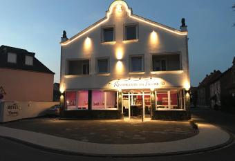 Hotel Sophia has Balcony rooms