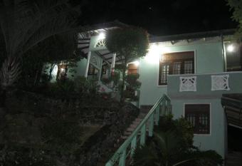 Sinharaja Holiday Bungalow has Balcony rooms