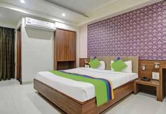 Treebo Trend Johri Regency Malviya Nagar allows 18 year olds to book a room