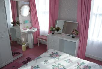 El Tabora Guest House allows 18 year olds to book a room