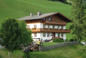 Pension Grubhof has Balcony rooms