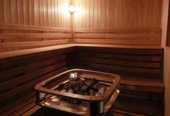 Hotel Smaragd allows 18 year olds to book a room