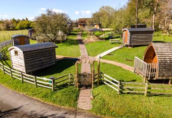 Orchard Hideaways allows 18 year olds to book a room