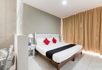 Suites Internacional allows 18 year olds to book a room