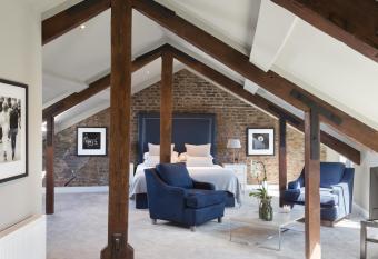 Giles Norman Gallery & Townhouse allows 18 year olds to book a room