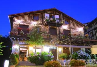 Hostal San Blas has Balcony rooms