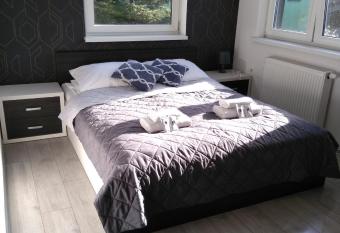 Park Apartament allows 18 year olds to book a room