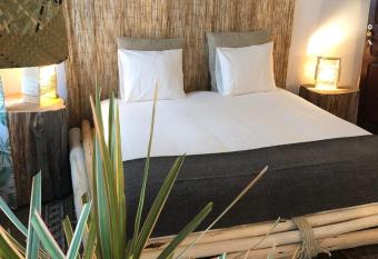 Cactus Host allows 18 year olds to book a room